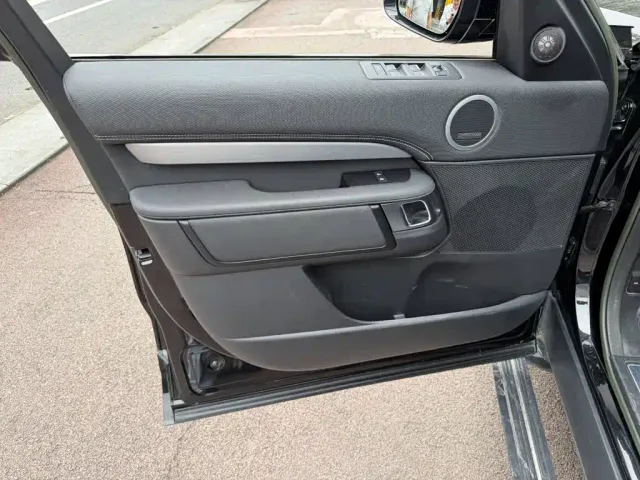 Land Rover Discovery — Фото автомобиля 6