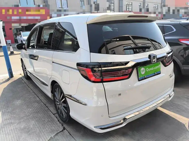 Honda Elysion — Фото автомобиля 4