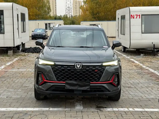 Changan CS35 Plus — Фото автомобиля 2