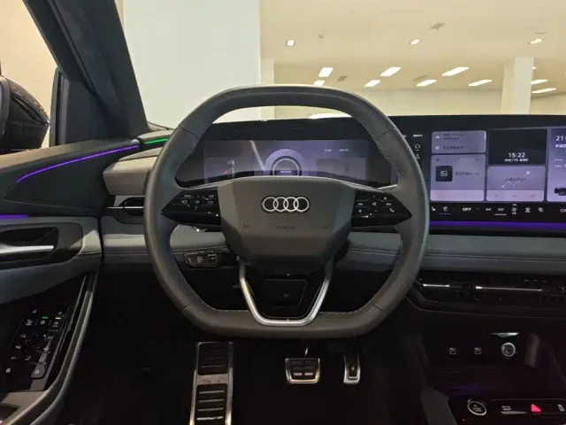 Audi Q6L e-tron — Фото автомобиля 10
