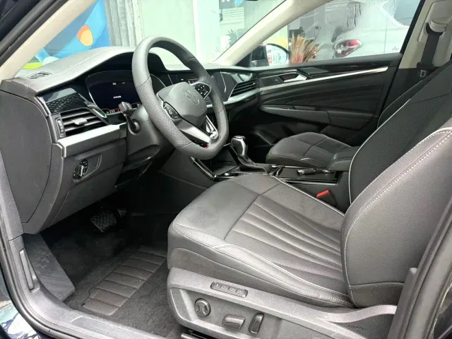 Volkswagen Passat — Фото автомобиля 2