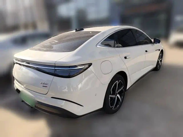 BYD Seal 07 DM-i — Фото автомобиля 9