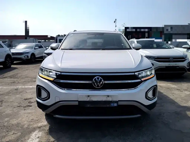 Volkswagen T-Roc — Фото автомобиля 2