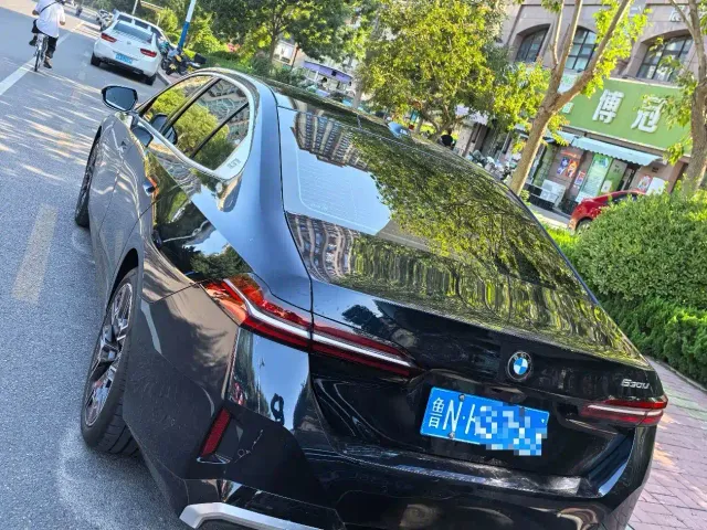 BMW 5 Series — Фото автомобиля 6