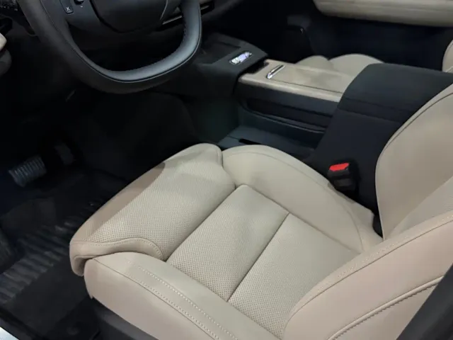 Volvo XC70 Plug-in Hybrid — Фото автомобиля 13