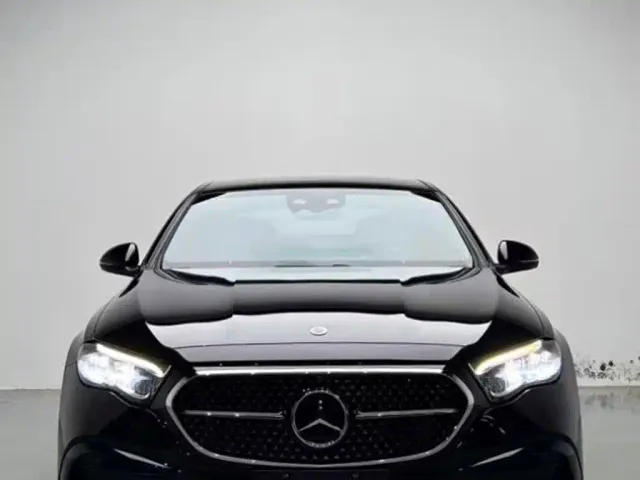 Mercedes-Benz E-Class — Фото автомобиля 2