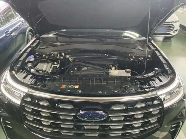 Ford Explorer — Фото автомобиля 19
