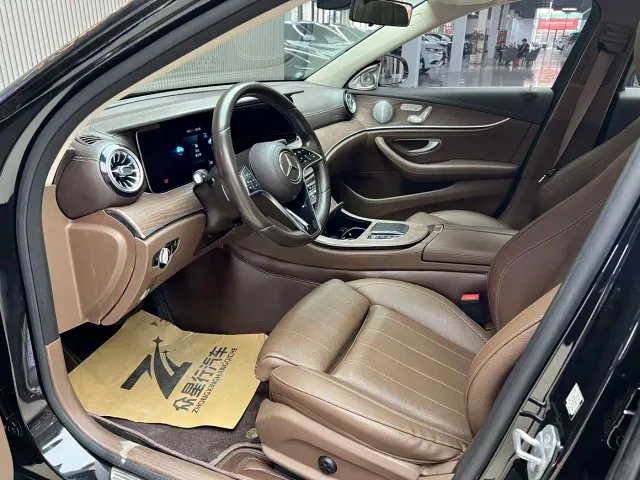 Mercedes-Benz E-Class — Фото автомобиля 10