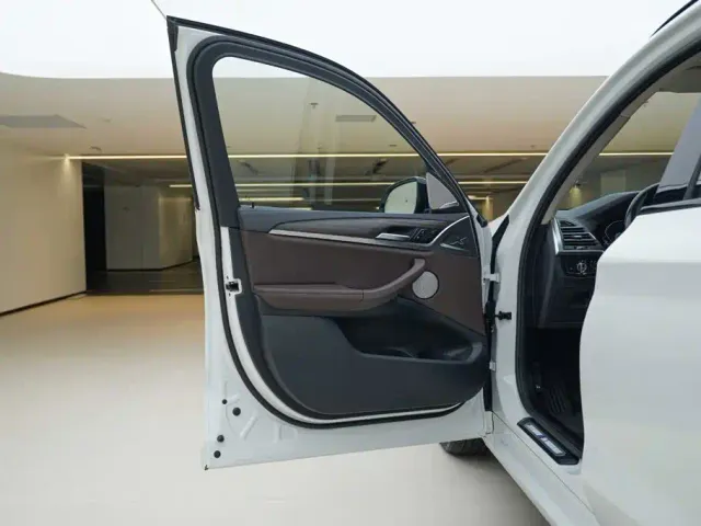 BMW X3 — Фото автомобиля 14