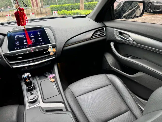 Cadillac CT5 — Фото автомобиля 5