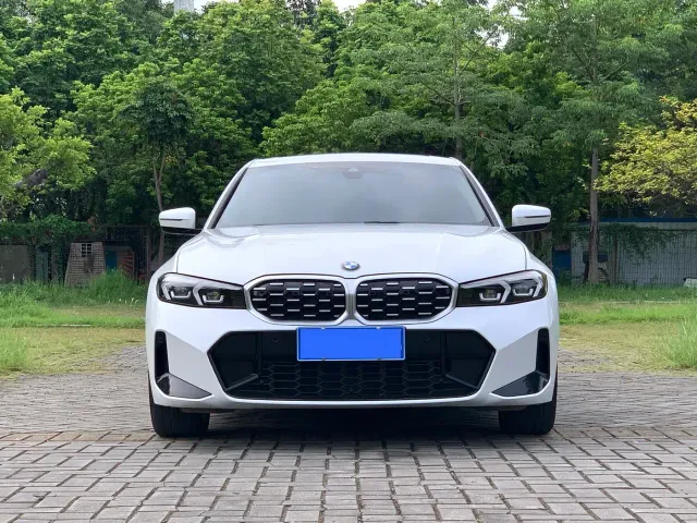 BMW 3 Series — Фото автомобиля 2