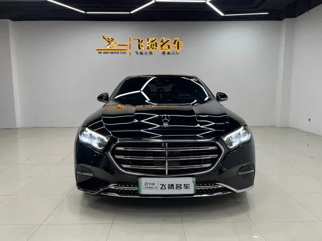 Mercedes-Benz E-Class — Фото автомобиля 2