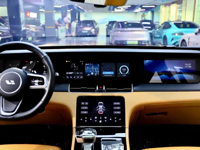 Li Auto ONE — Фото автомобиля 13