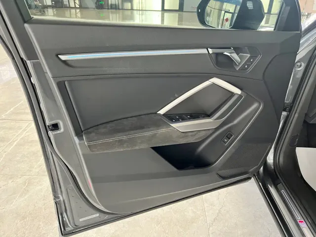 Audi Q3 — Фото автомобиля 8