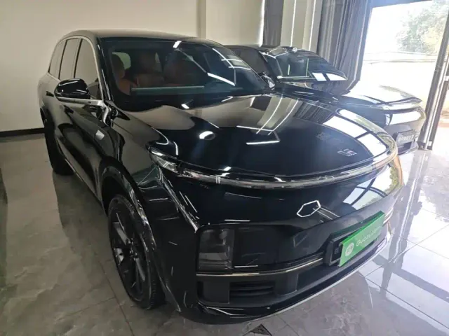 Li Auto L8 — Фото автомобиля 3