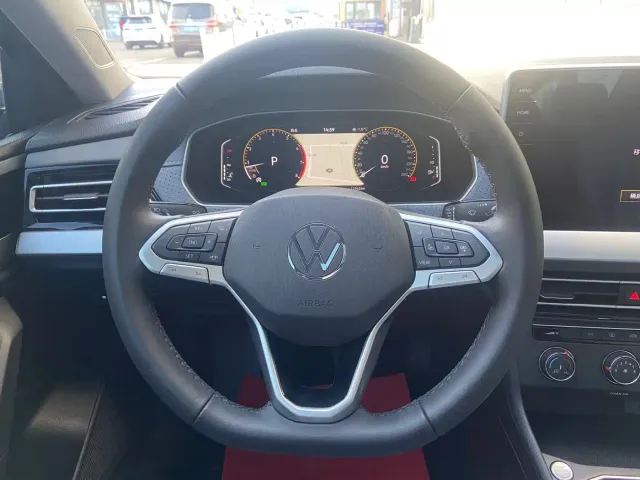 Volkswagen Lavida — Фото автомобиля 16