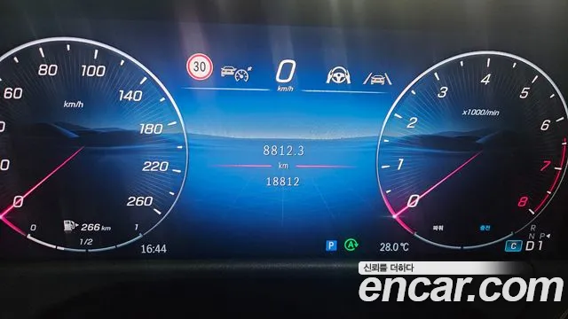 Mercedes-Benz E-Class — Фото автомобиля 8