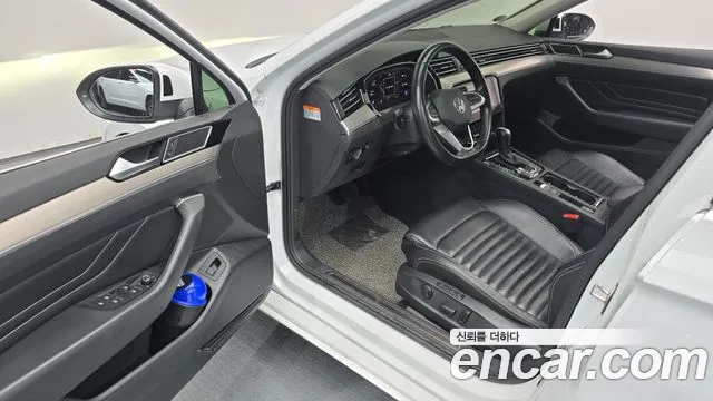 Volkswagen Passat — Фото автомобиля 10