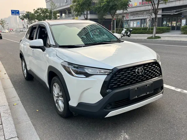 Toyota Corolla Cross — Фото автомобиля 3