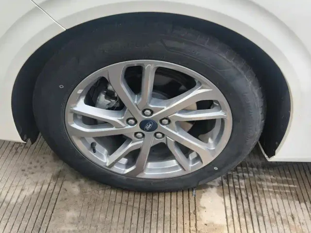 Ford Mondeo — Фото автомобиля 6