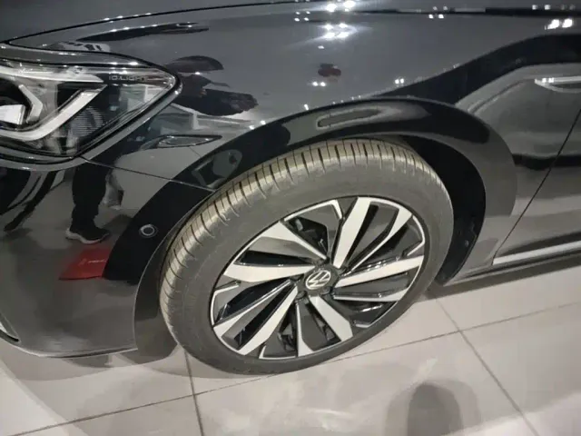 Volkswagen Passat — Фото автомобиля 22