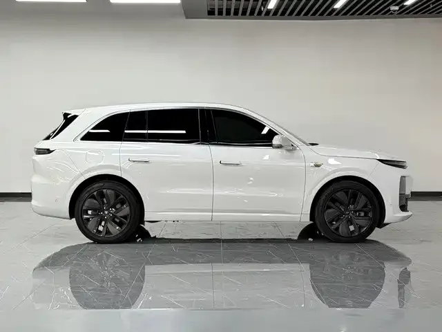 Li Auto L6 — Фото автомобиля 6