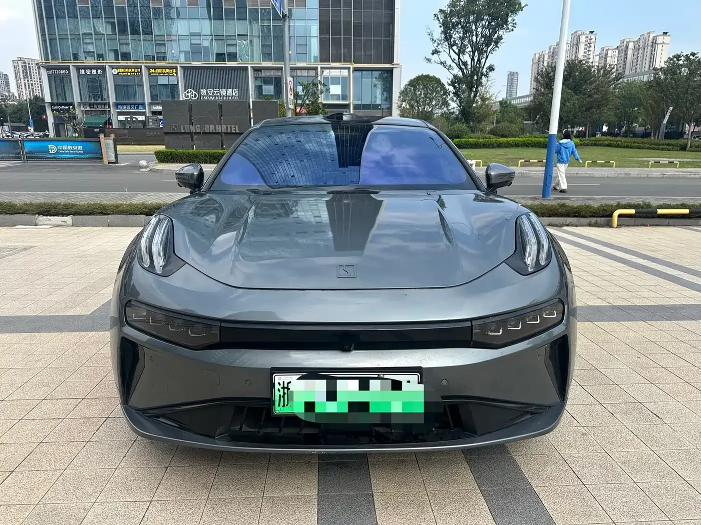 Фотография автомобиля — Zeekr 001