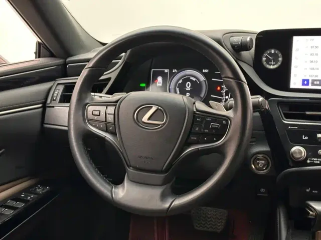 Lexus ES — Фото автомобиля 12