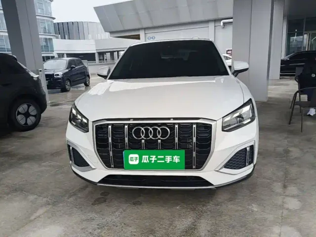 Audi Q2L — Фото автомобиля 2