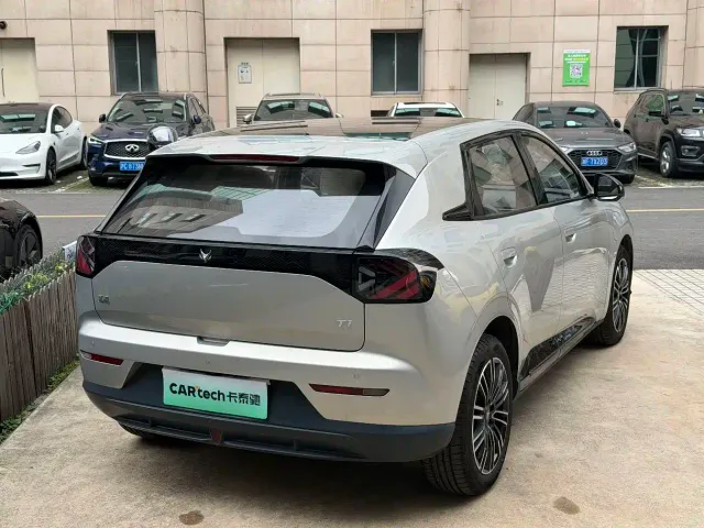 Arcfox T1 — Фото автомобиля 10