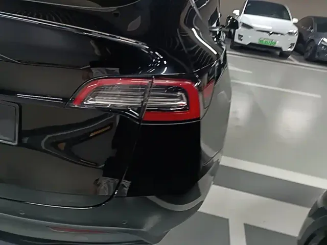 Tesla Model Y — Фото автомобиля 7