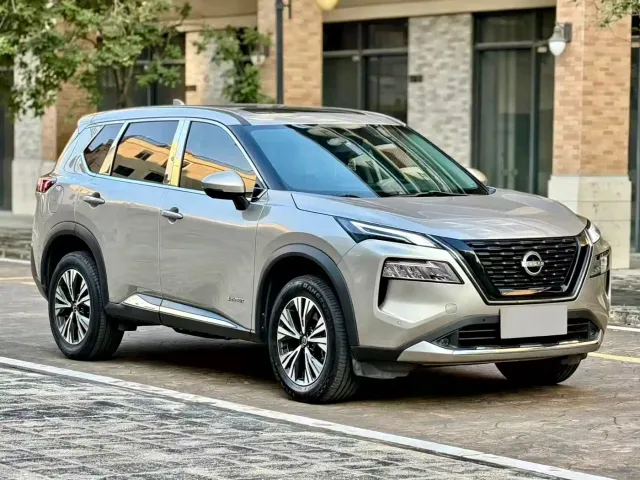 Nissan X-Trail — Фото автомобиля 3