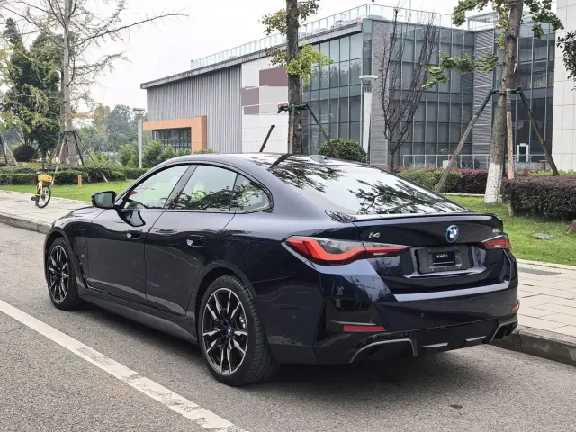 BMW i4 M50 — Фото автомобиля 9