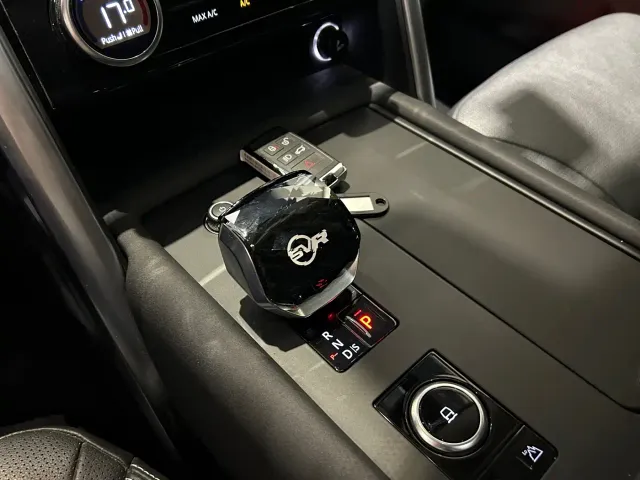Land Rover Discovery — Фото автомобиля 14