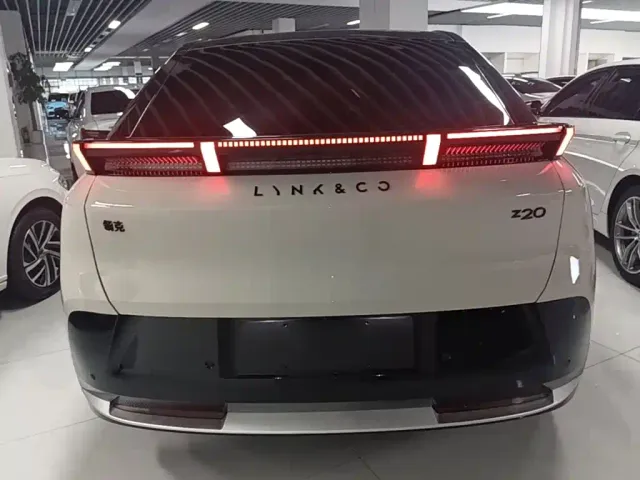 Lynk & Co Z20 — Фото автомобиля 5
