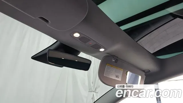 Tesla Model 3 — Фото автомобиля 23