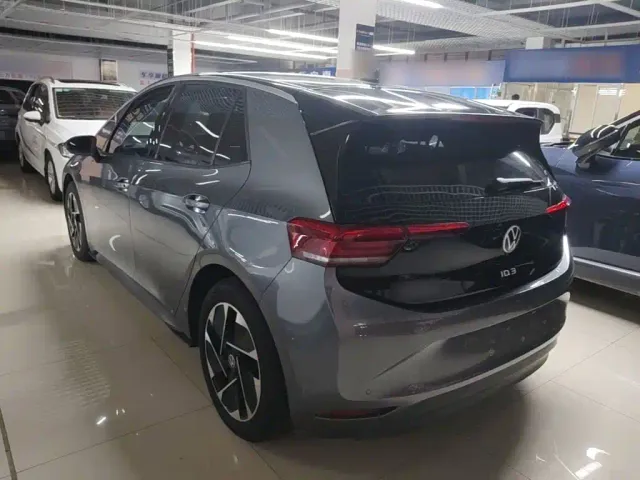 Volkswagen ID.3 — Фото автомобиля 4