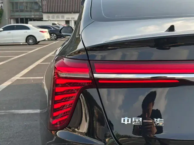 Hongqi H5 — Фото автомобиля 20
