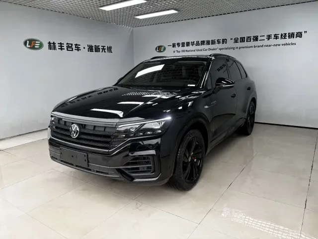 Фотография автомобиля — Volkswagen Touareg