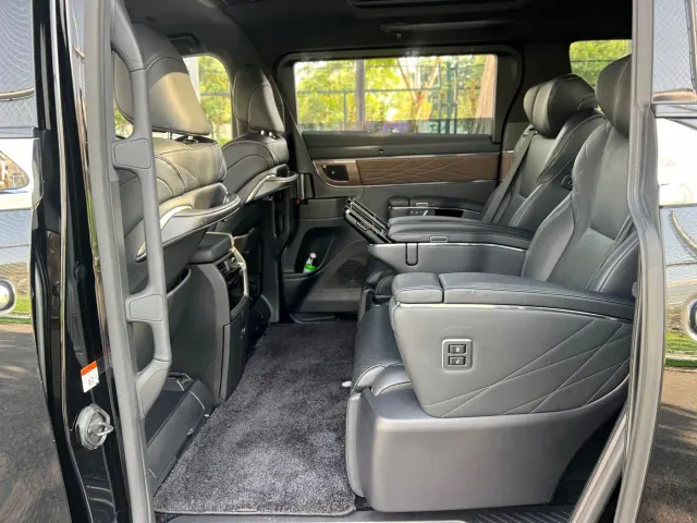 Toyota Vellfire — Фото автомобиля 14