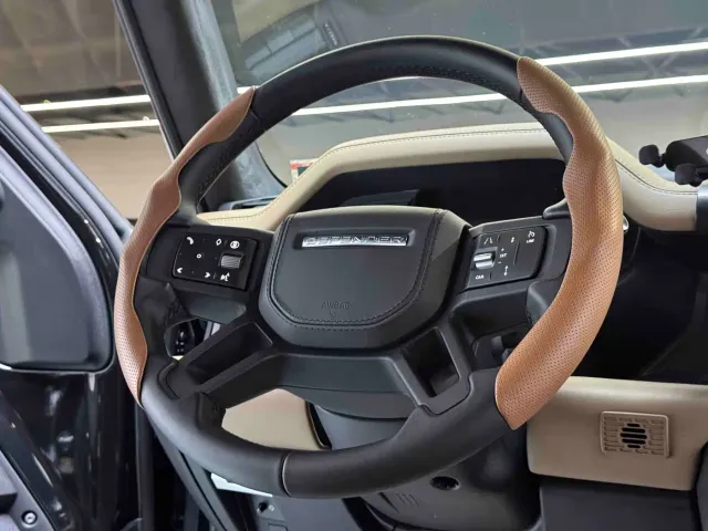 Land Rover Defender — Фото автомобиля 10