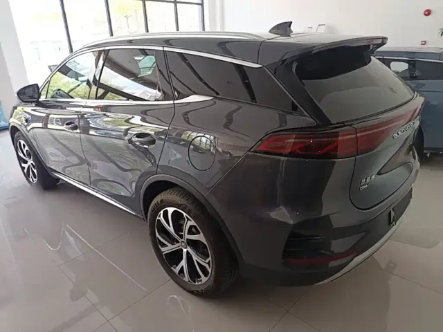BYD Tang — Фото автомобиля 4