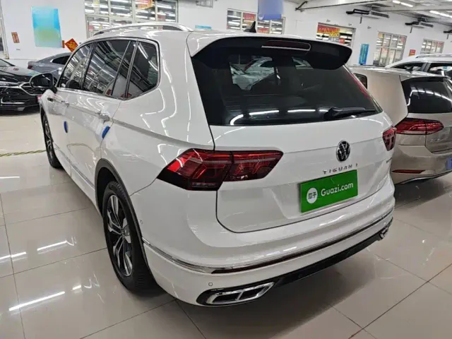 Volkswagen Tiguan L — Фото автомобиля 4