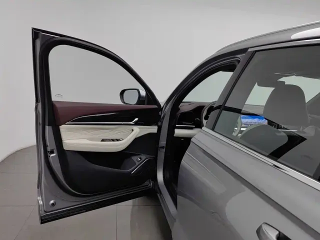 Geely Xingyue L — Фото автомобиля 8