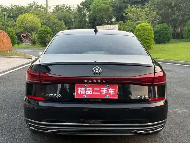 Volkswagen Passat — Фото автомобиля 6