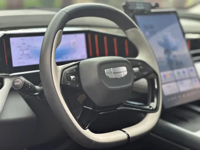 Geely Boyue L — Фото автомобиля 16