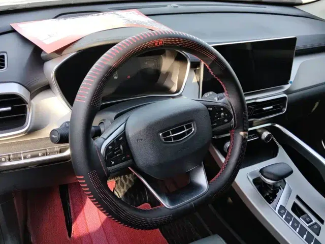 Geely Binyue — Фото автомобиля 15