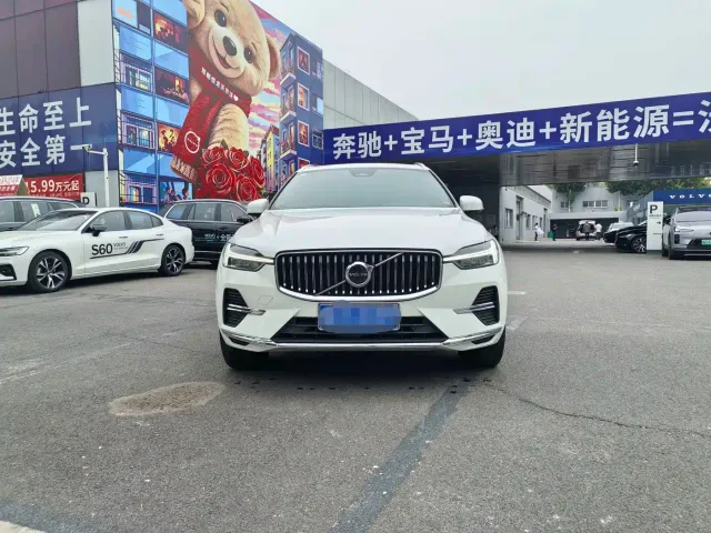 Volvo XC60 — Фото автомобиля 2