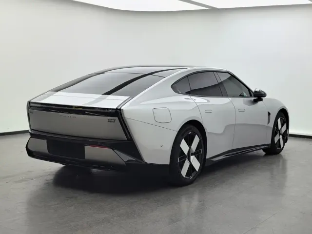 Xpeng P7 — Фото автомобиля 4