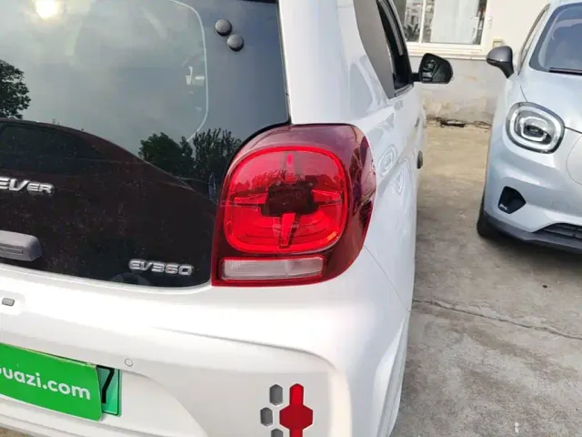 Roewe Kaiwei CLEVER 2021 302km Excellence Edition — Фото автомобиля 7